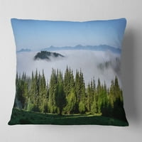 Designart zeleno drveće i magla preko planina - pejzažni štampani jastuk za bacanje - 16x16